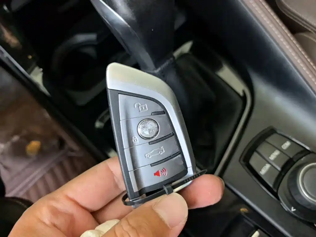 BMW X1 2018 sDrive18Li Premium Model фото 9