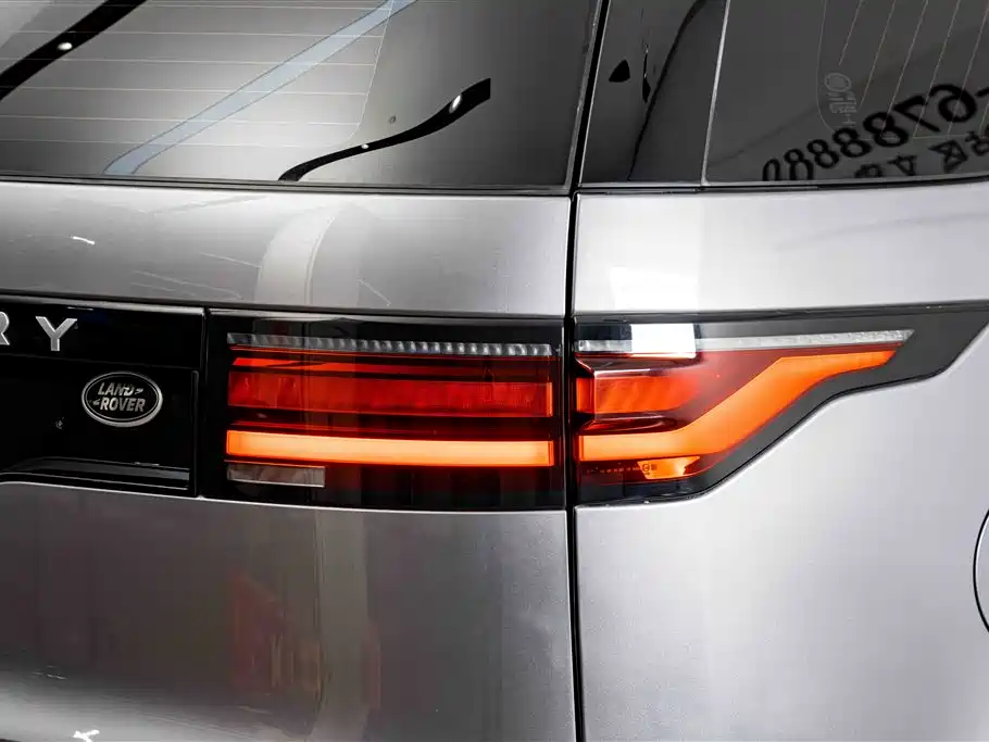 Land Rover Discovery 2023 300PS S фото 9