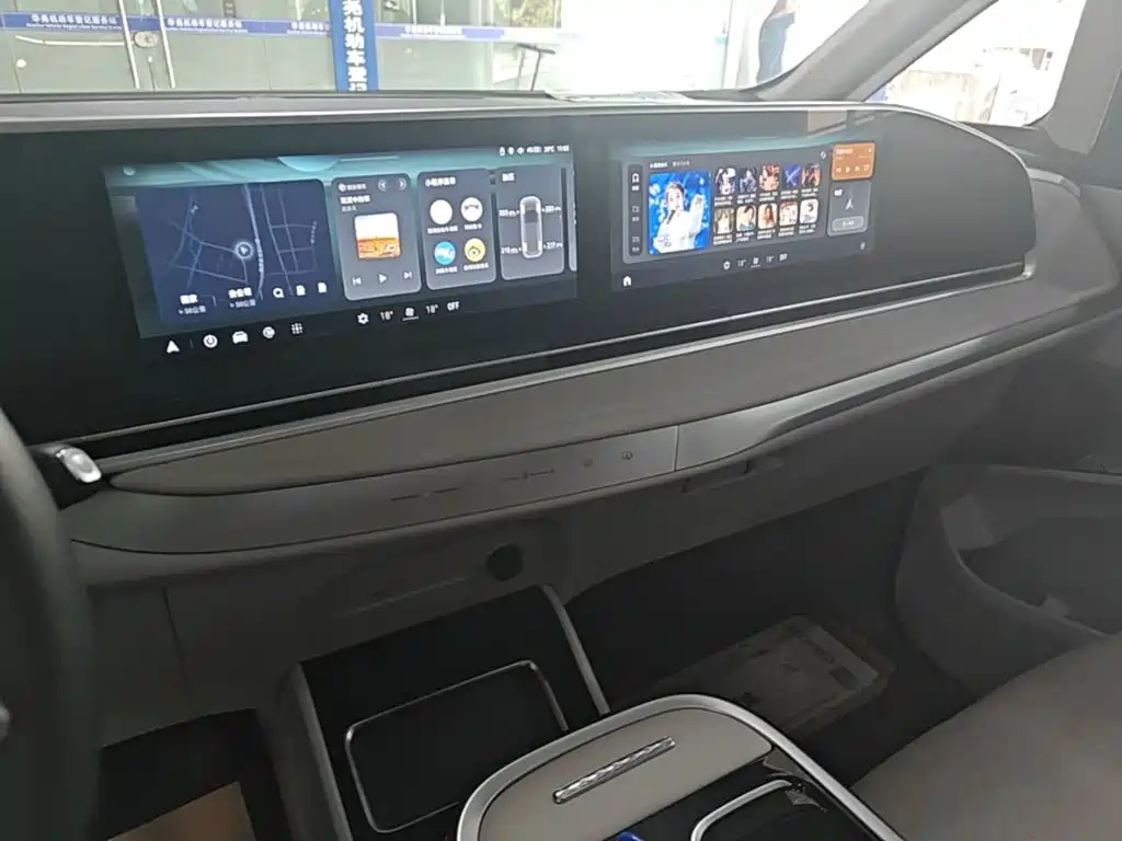 Maxus MIFA 9 2025 2024 Facelift Super Hybrid Ultra-Long Range Forest 7-Seater