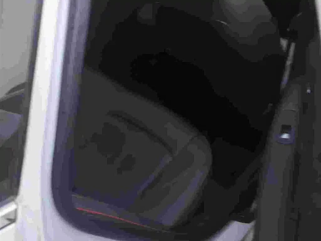 Photo 7 - Hyundai Sonata
