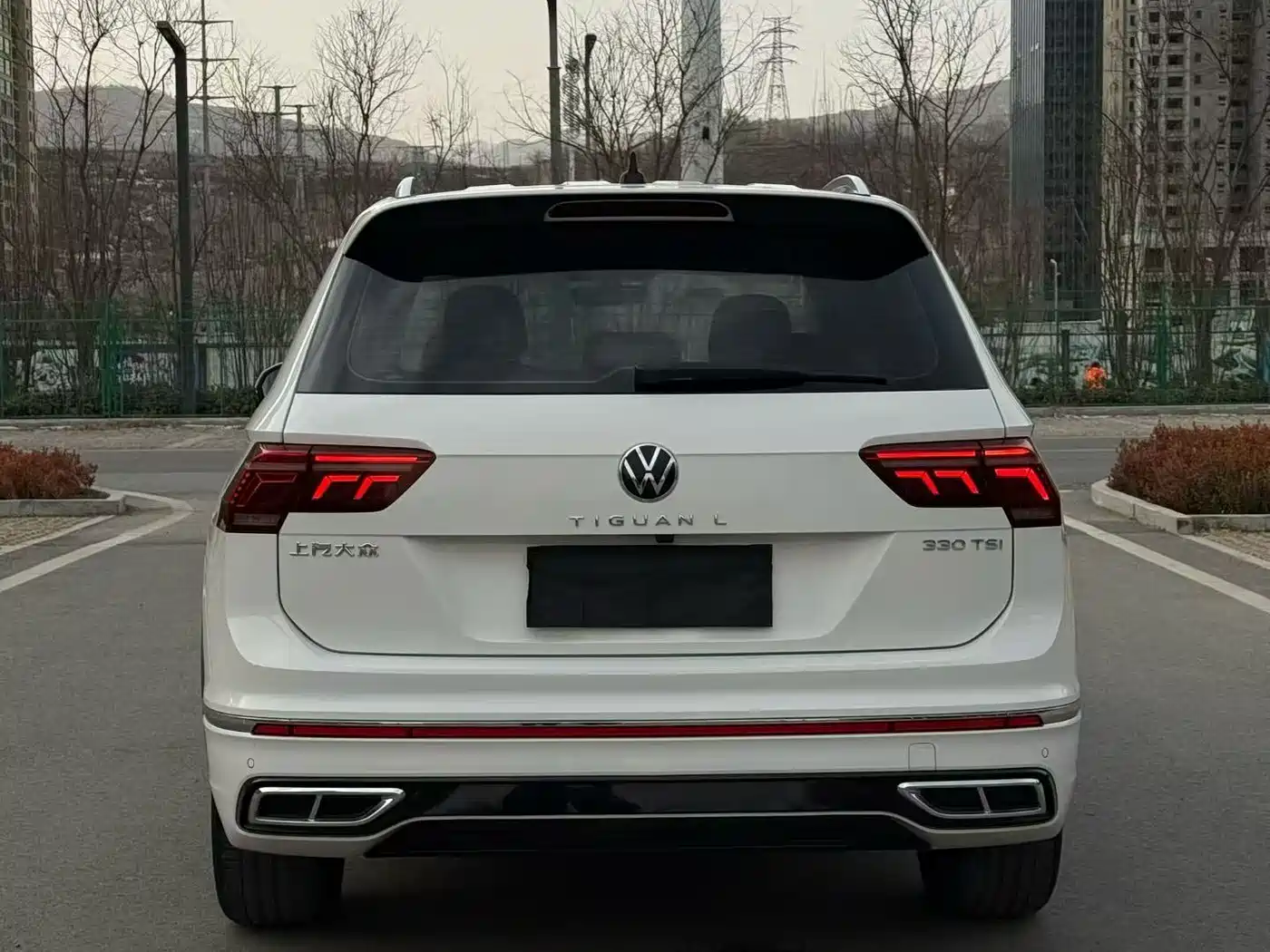 Volkswagen Tiguan L 2022 330TSI Auto 2WD R-Line Premium Edition фото 5