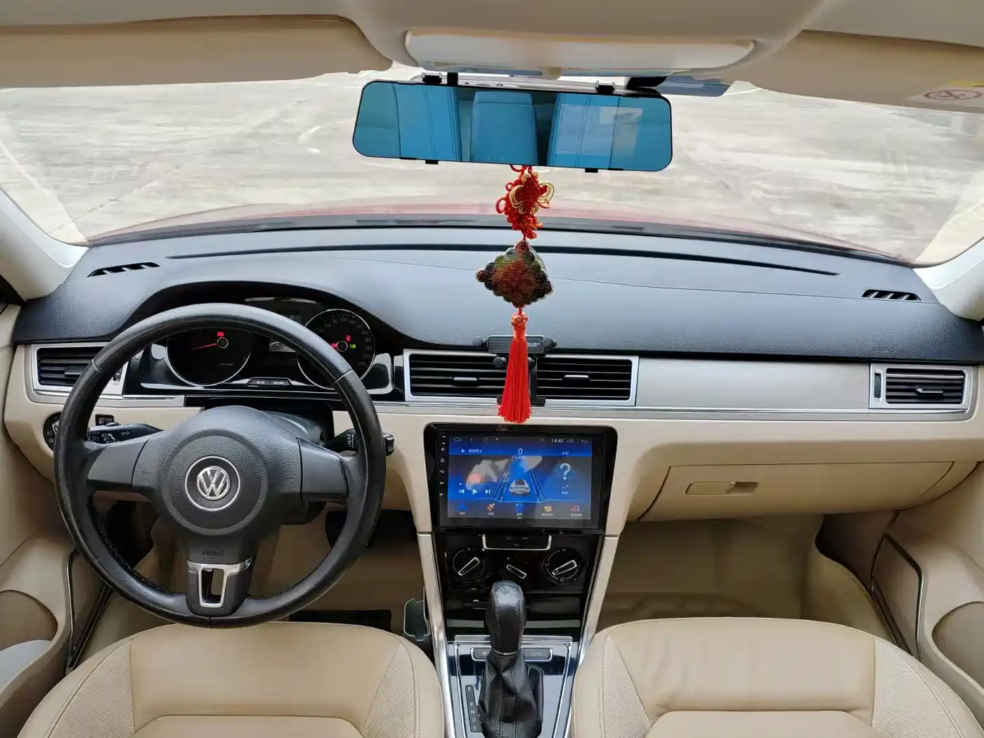 Volkswagen Bora 2014 1.6L Automatic Comfort Edition фото 5