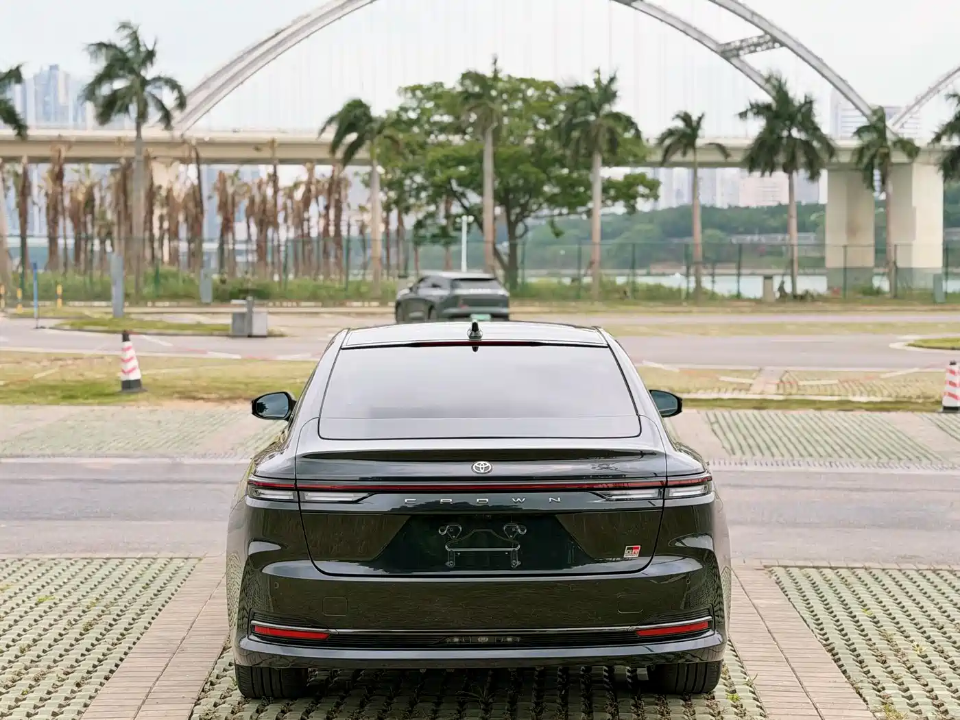 Toyota Crown (Import) 2024 2.5L Ultimate Edition фото 4