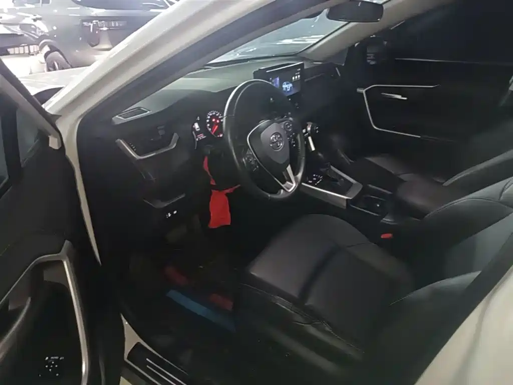 Toyota Wildlander 2023 2.0L CVT FWD Urban фото 16