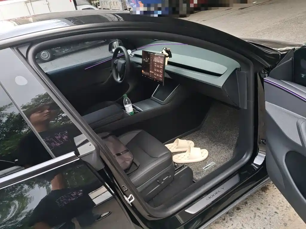 Tesla Model Y 2026 2026 Rear-Wheel Drive