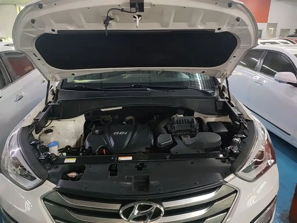 Hyundai Santa Fe 2015 2.4L Automatic 4WD Smart 5-seater фото 20
