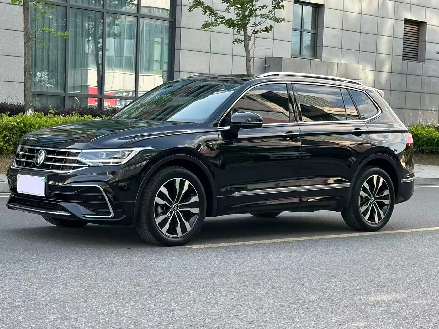 Volkswagen Tiguan L 2024 330TSI Automatic 2WD R-Line Premium Enjoyment Edition