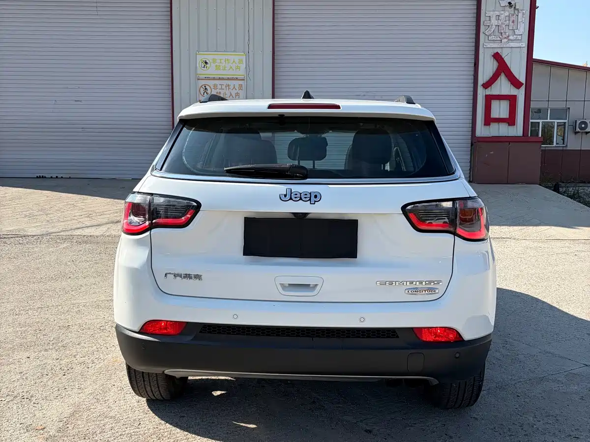 Фото 8 - Jeep Compass