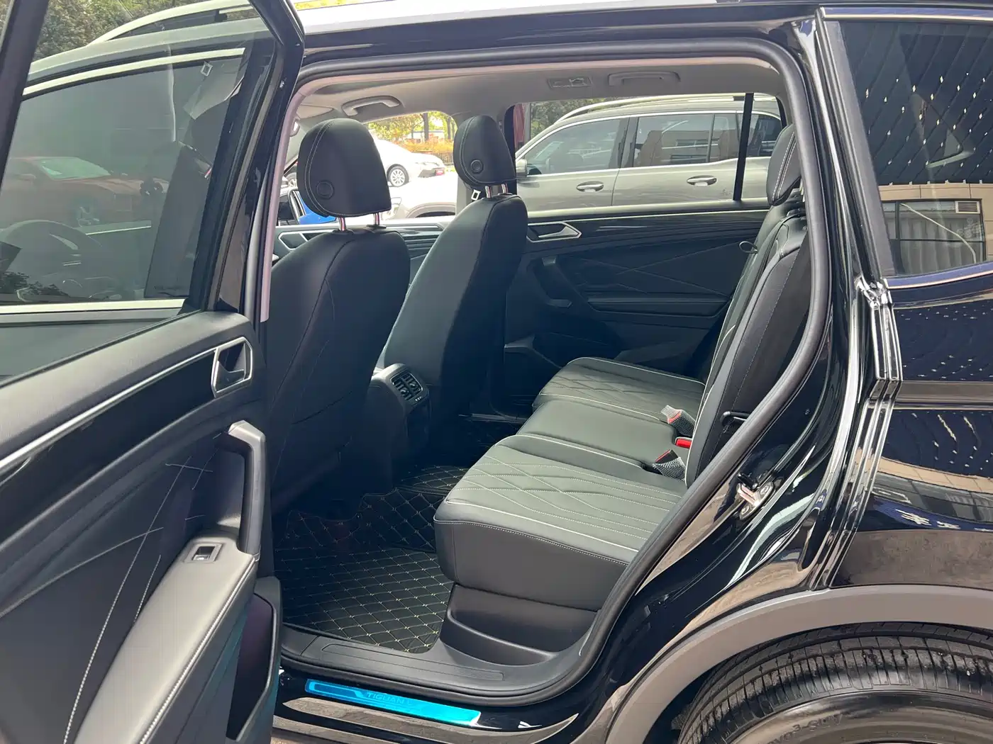 Volkswagen Tiguan L 2025 Model 300TSI Auto 2WD Dragon Edition фото 15
