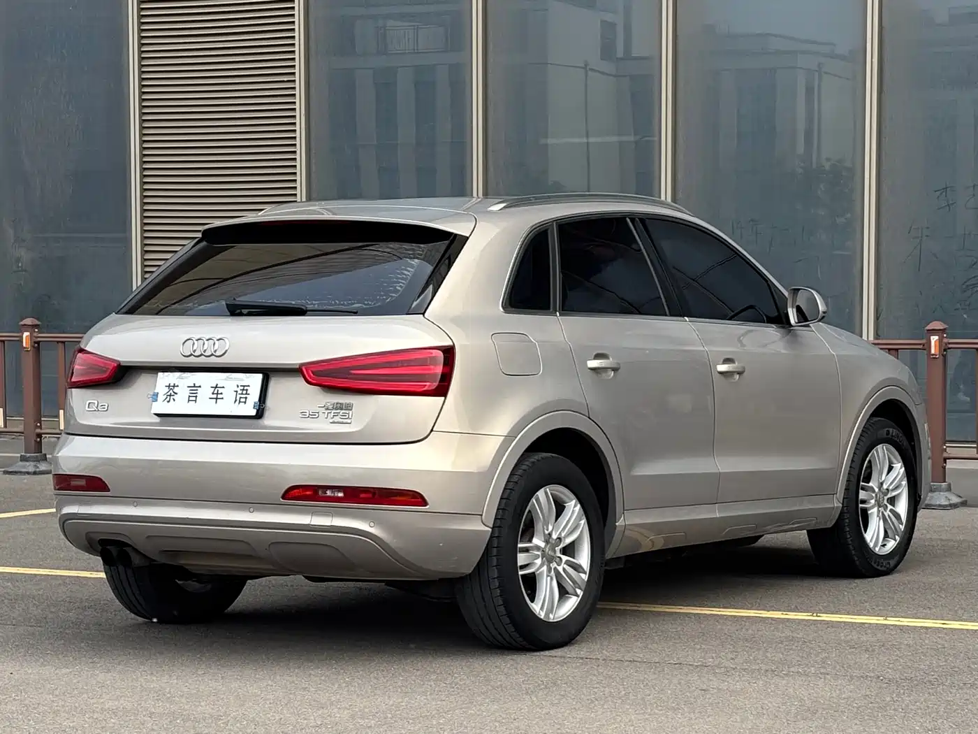 Audi Q3 2015 35 TFSI quattro Technology фото 4