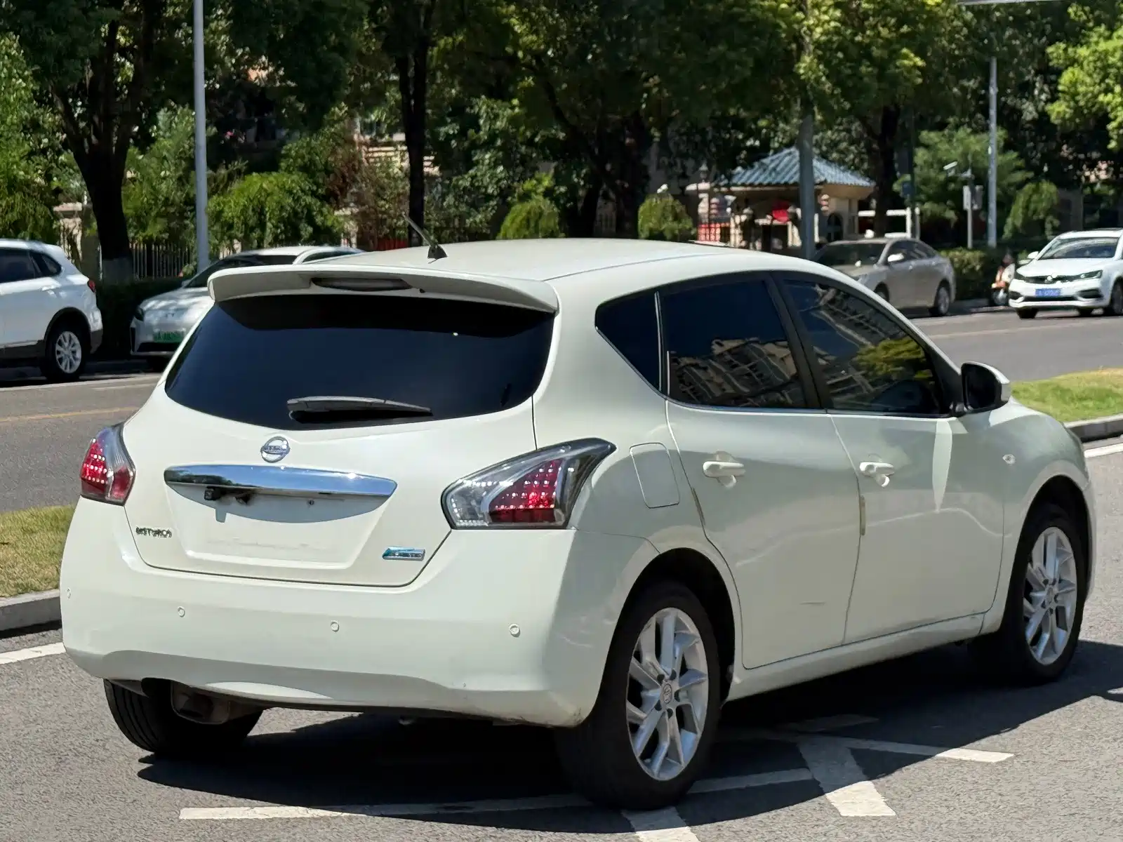 Photo 10 - Nissan Tiida