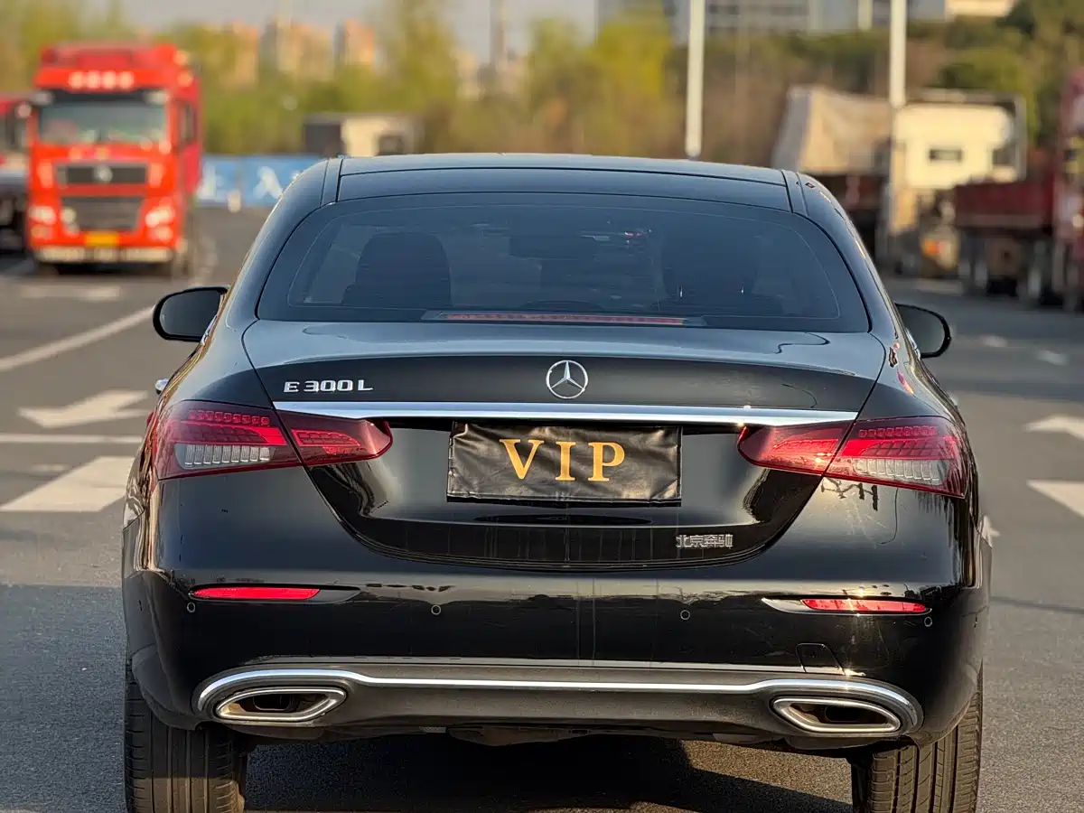 MERCEDES-BENZ E CLASS