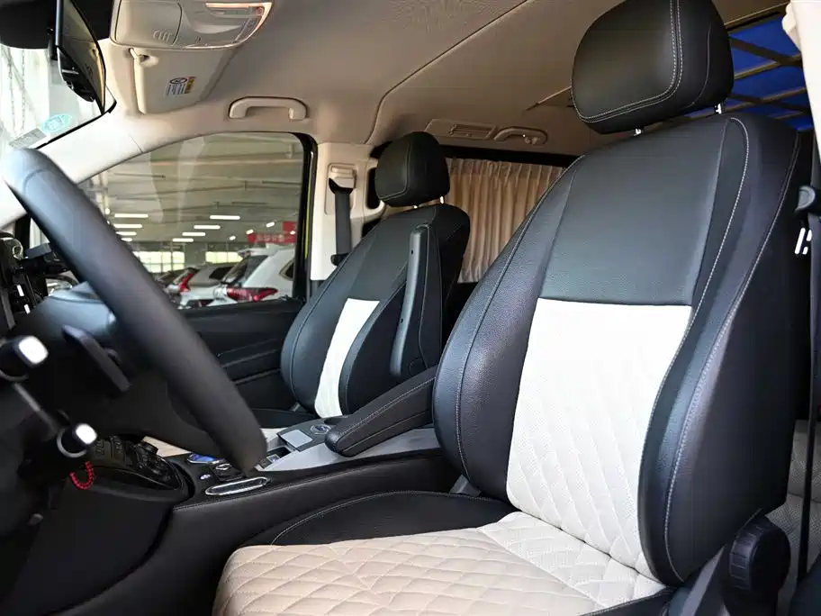 Mercedes-Benz Vito 2021 2.0T Elite 7-Seater фото 20