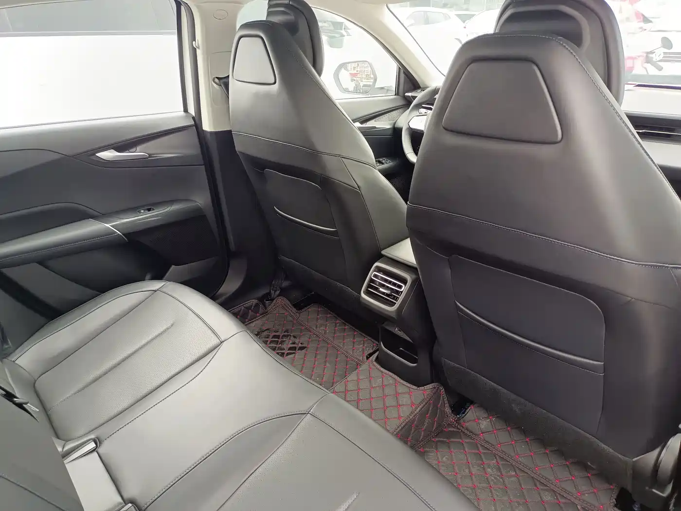 Фото 9 - Changan Eado