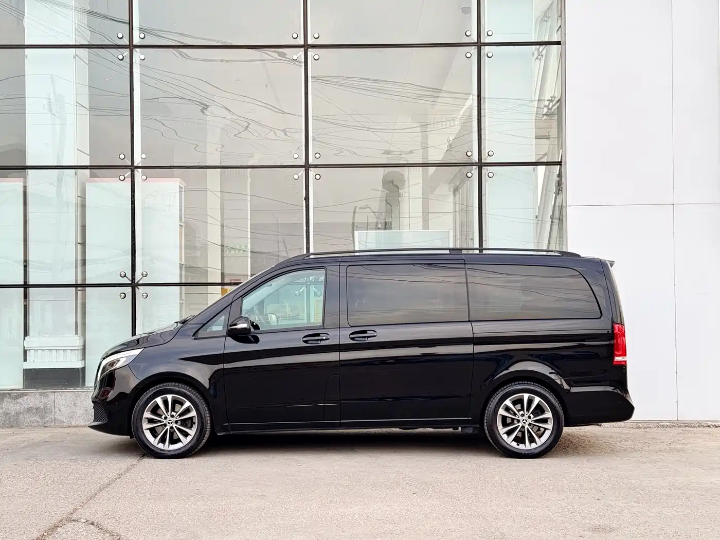 Mercedes-Benz V-Class 2020 V 260 Navigator Edition фото 8