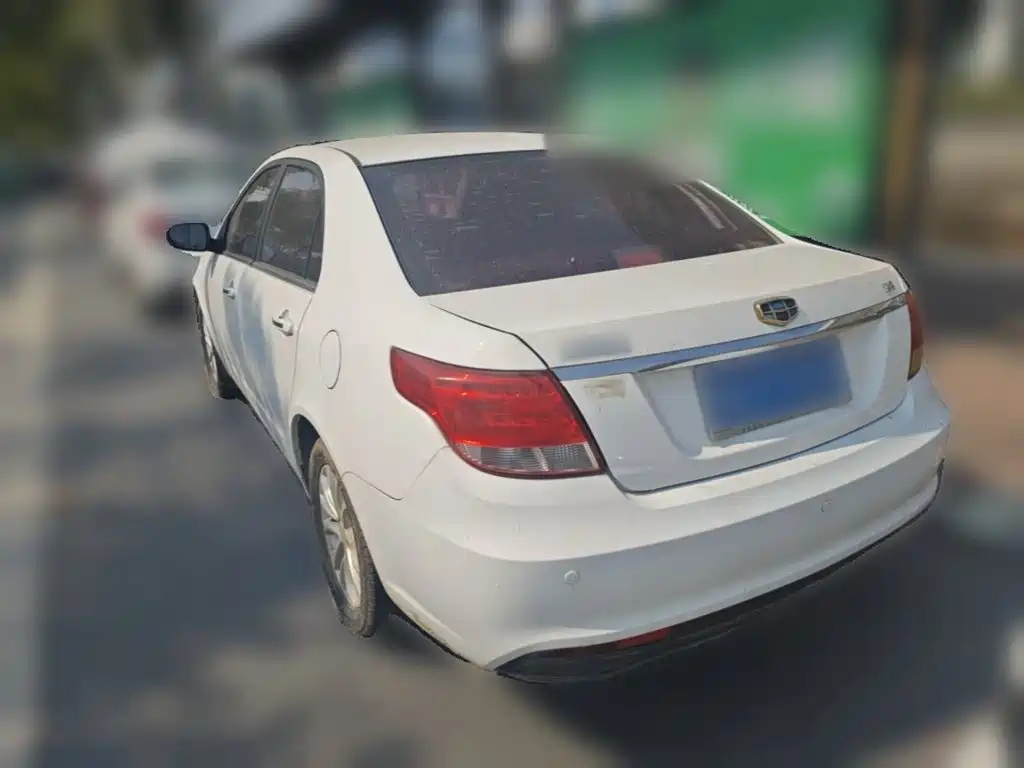 Фото 7 - Geely Vision