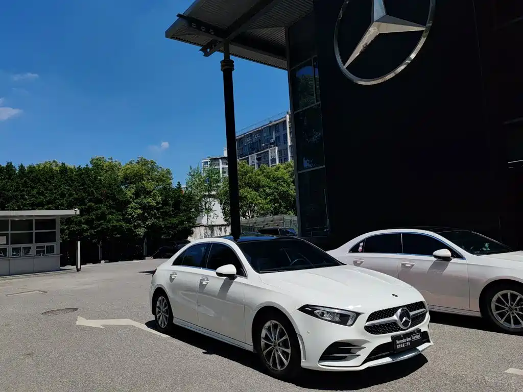 صورة 2 - Mercedes-Benz A-Class