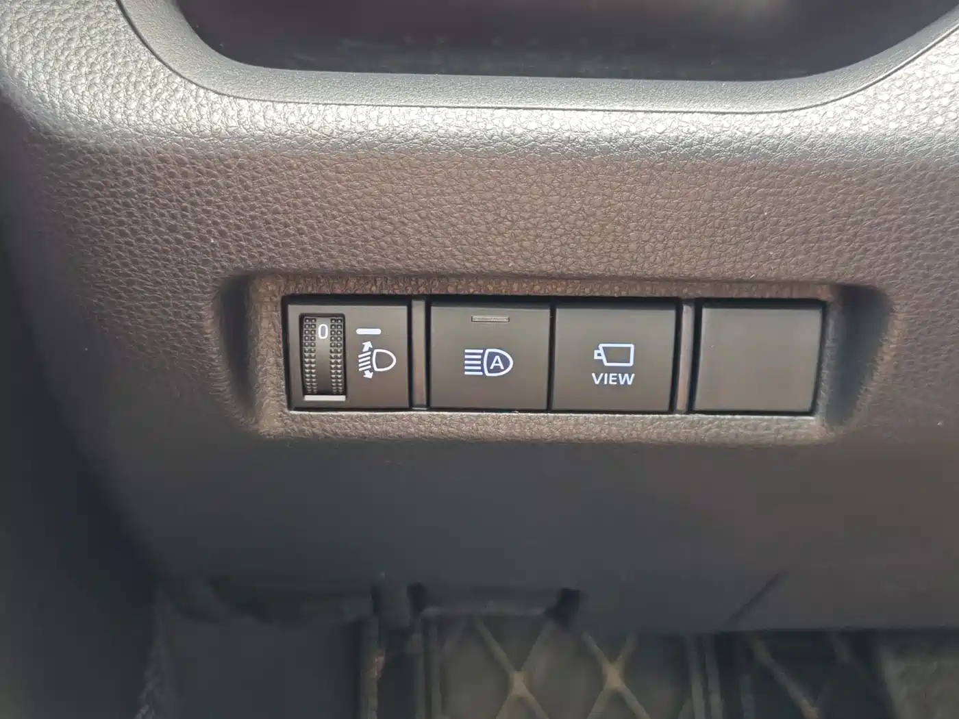 Toyota RAV4 Rongfang 2022 2.0L CVT 2WD Trend Edition фото 17