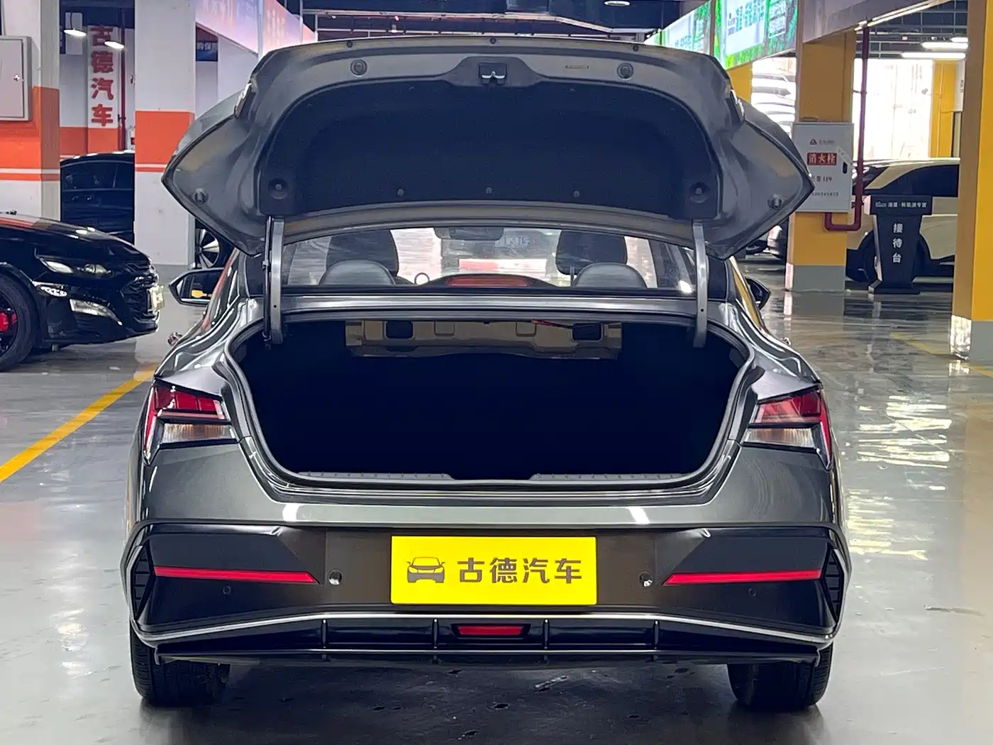 Hyundai Elantra 2023 Model 1.5L CVT LUX Premium Edition фото 28