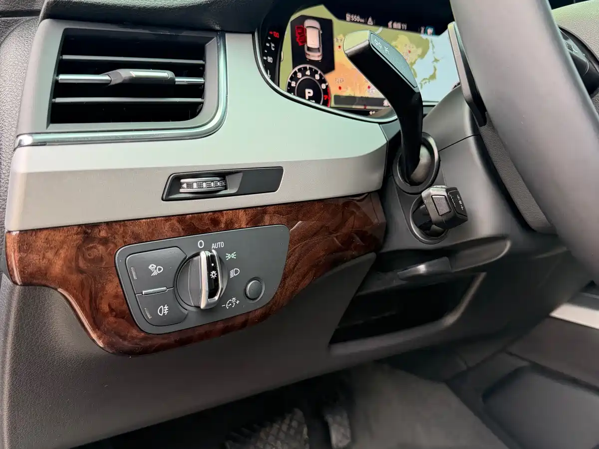 Photo 17 - Audi Q7
