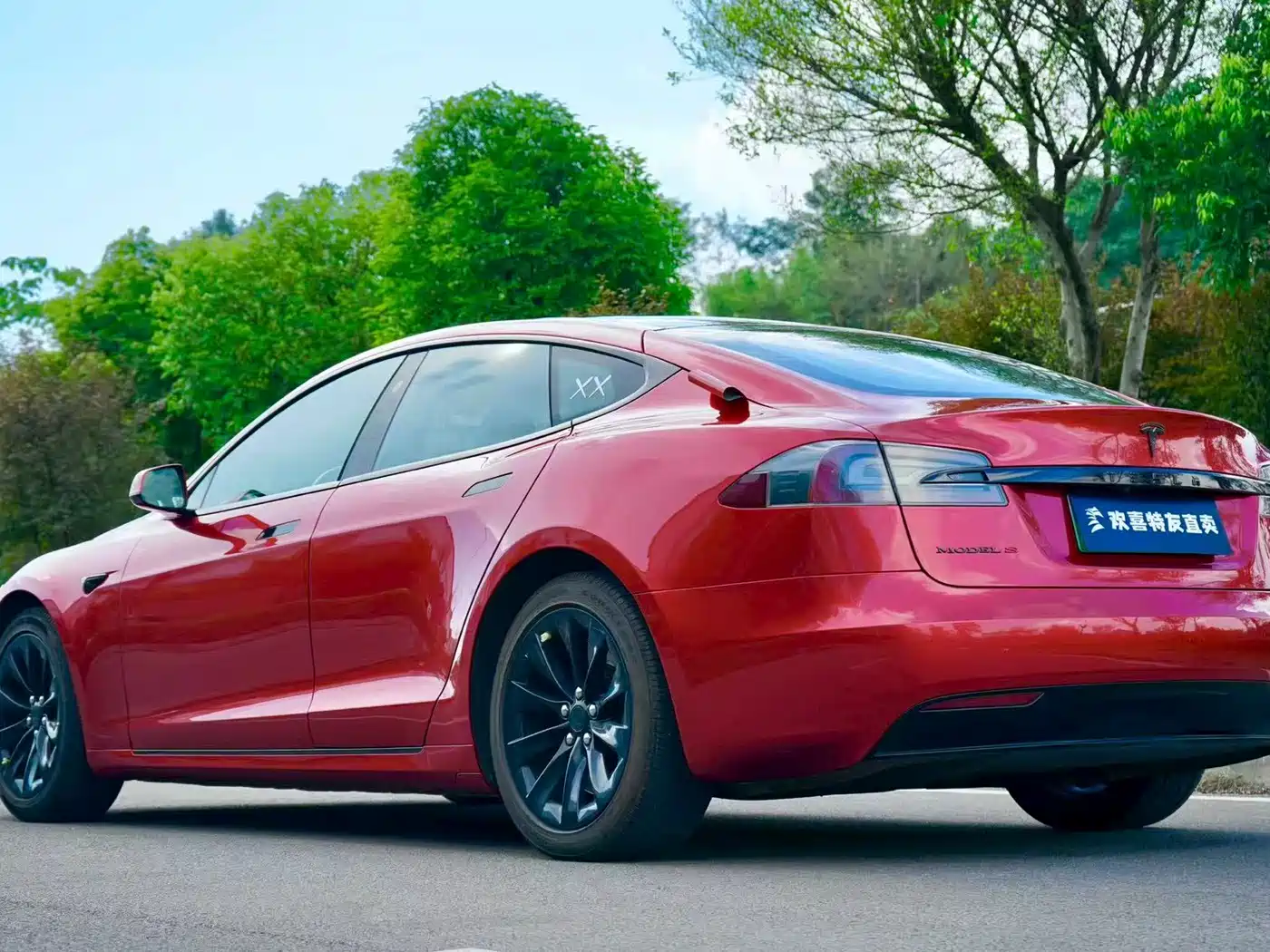 TESLA MODEL S