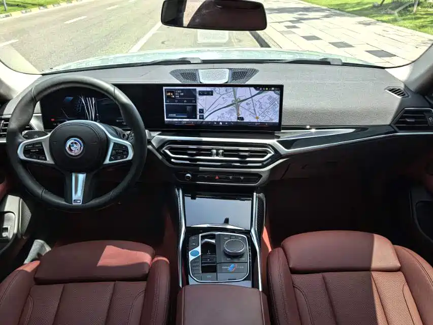 BMW i4 2023 eDrive35 фото 4