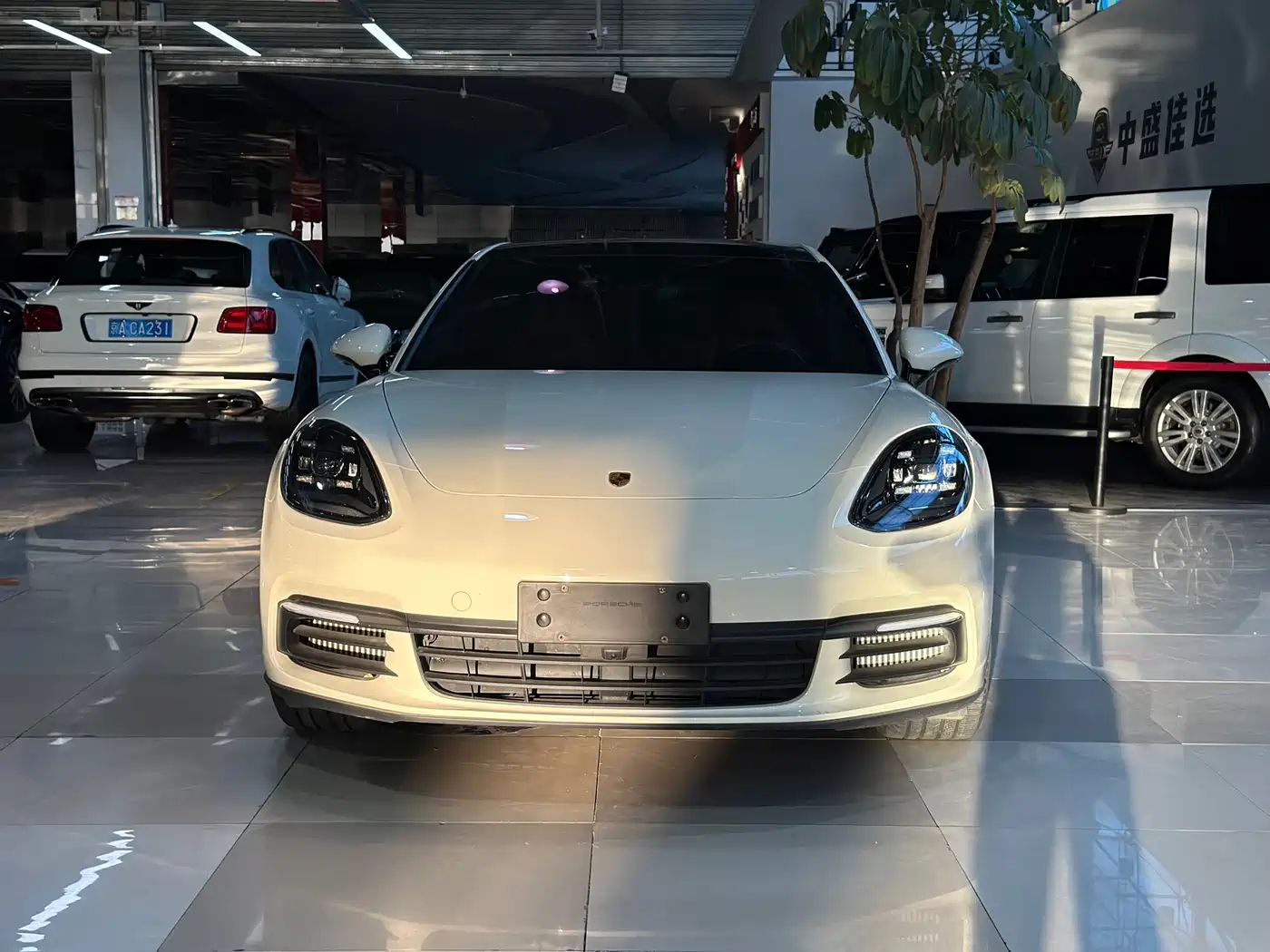 Porsche Panamera 2019 Panamera 2.9T фото 3