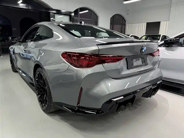 BMW M4 2024 BMW M4 Coupe M xDrive Competition — фото 4