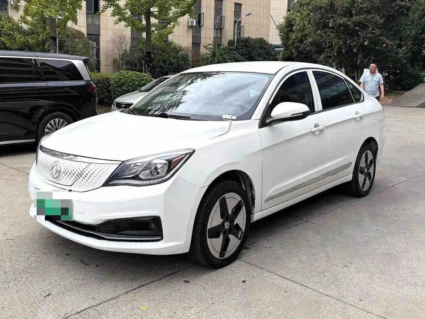 Dongfeng Aeolus Dongfeng Fengshen E70 2021 — пригон из Китая