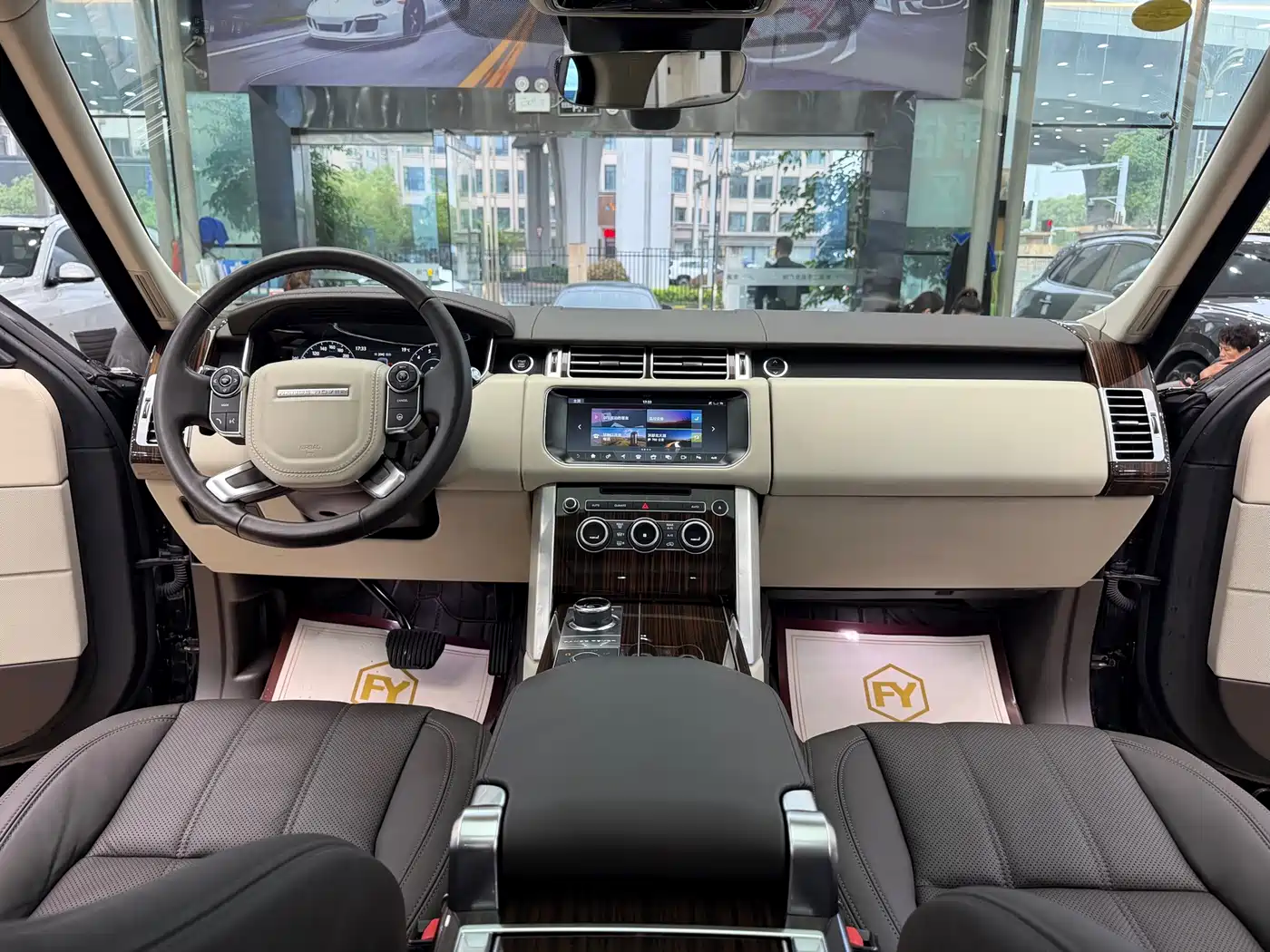 Land Rover Range Rover 2017 3.0 SC V6 Vogue LWB (Long Wheelbase) фото 13
