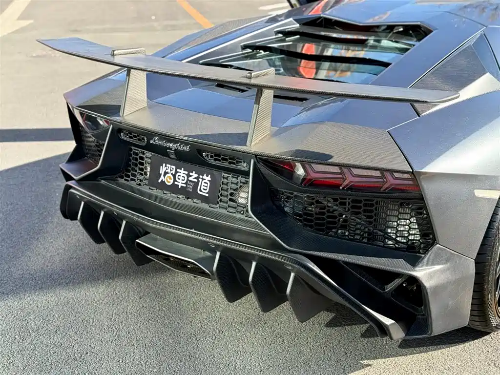 Lamborghini Aventador 2011 LP 700-4 фото 27