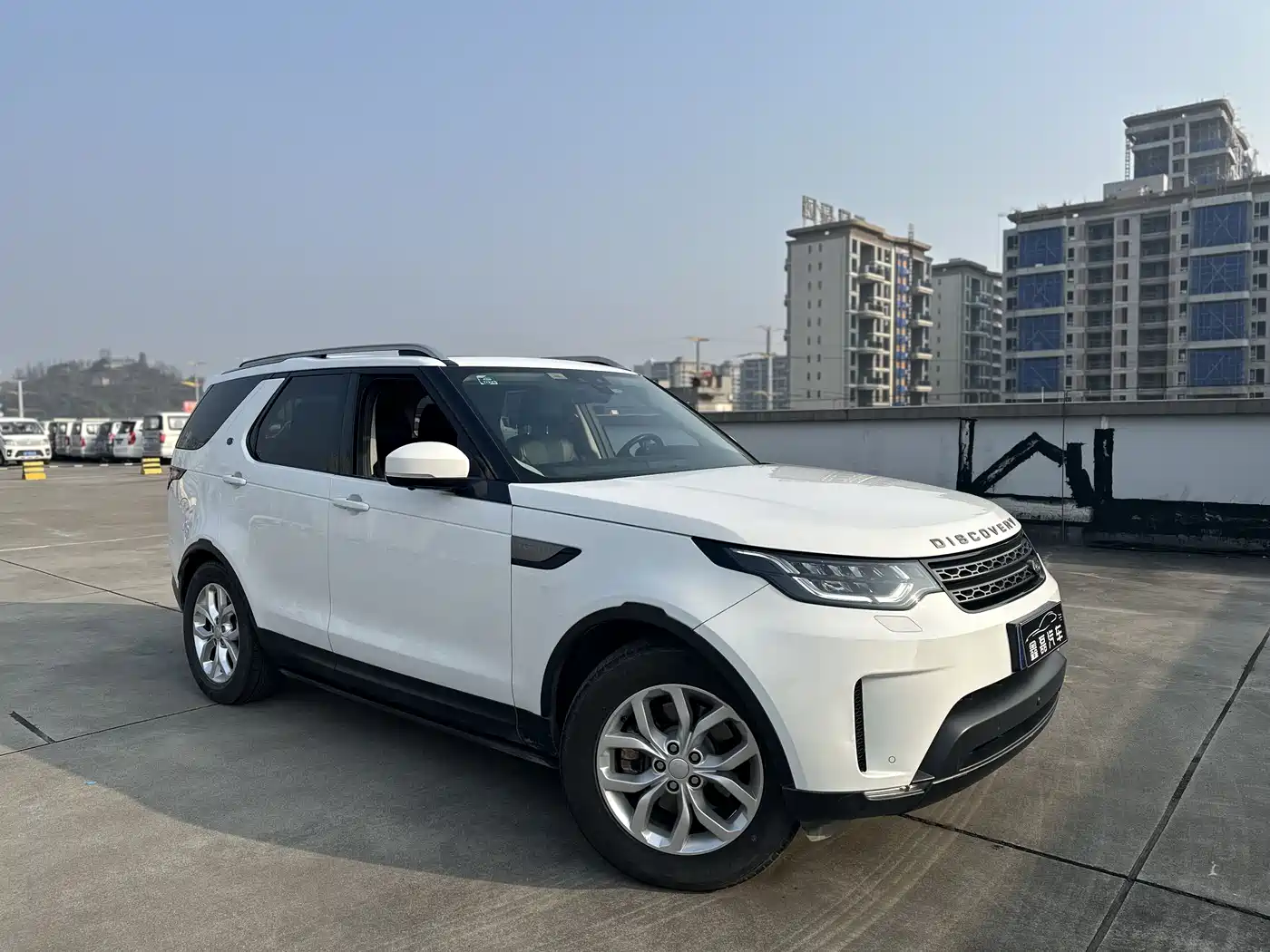 Land Rover Discovery 2017 3.0 SC V6 SE фото 9