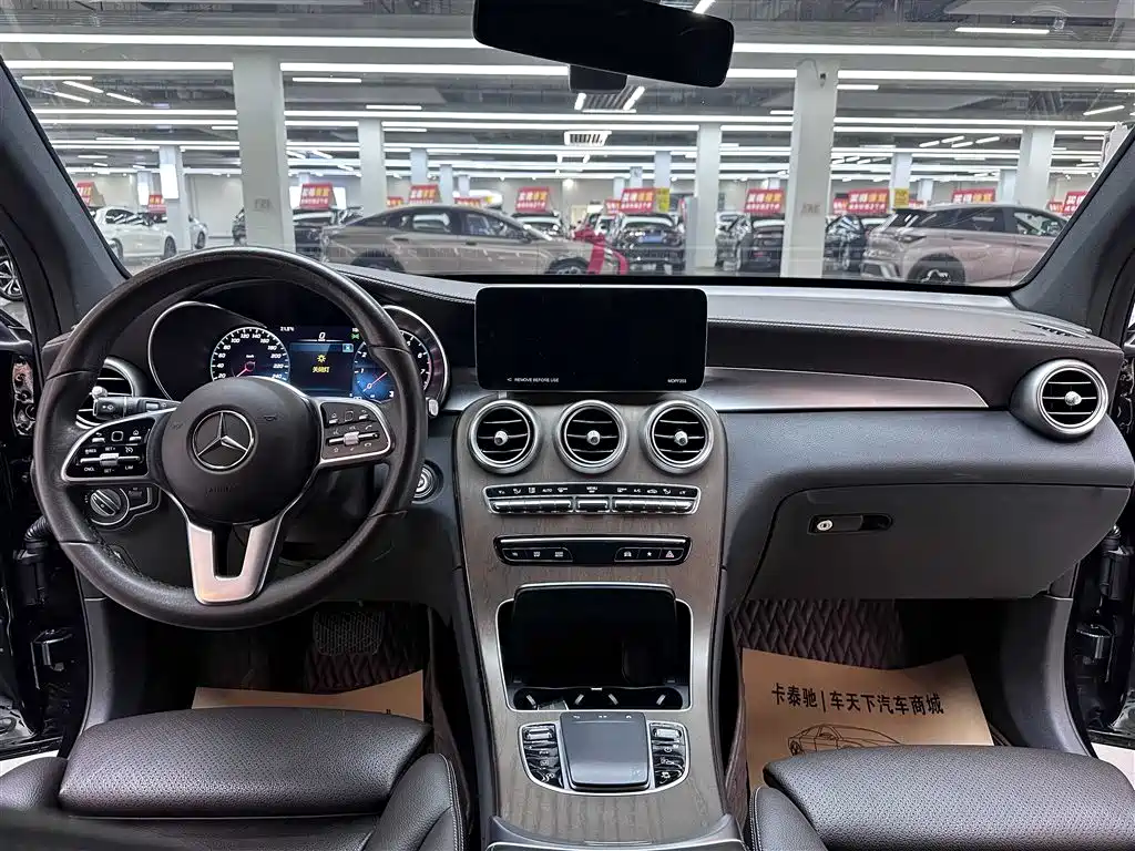 MERCEDES-BENZ GLC