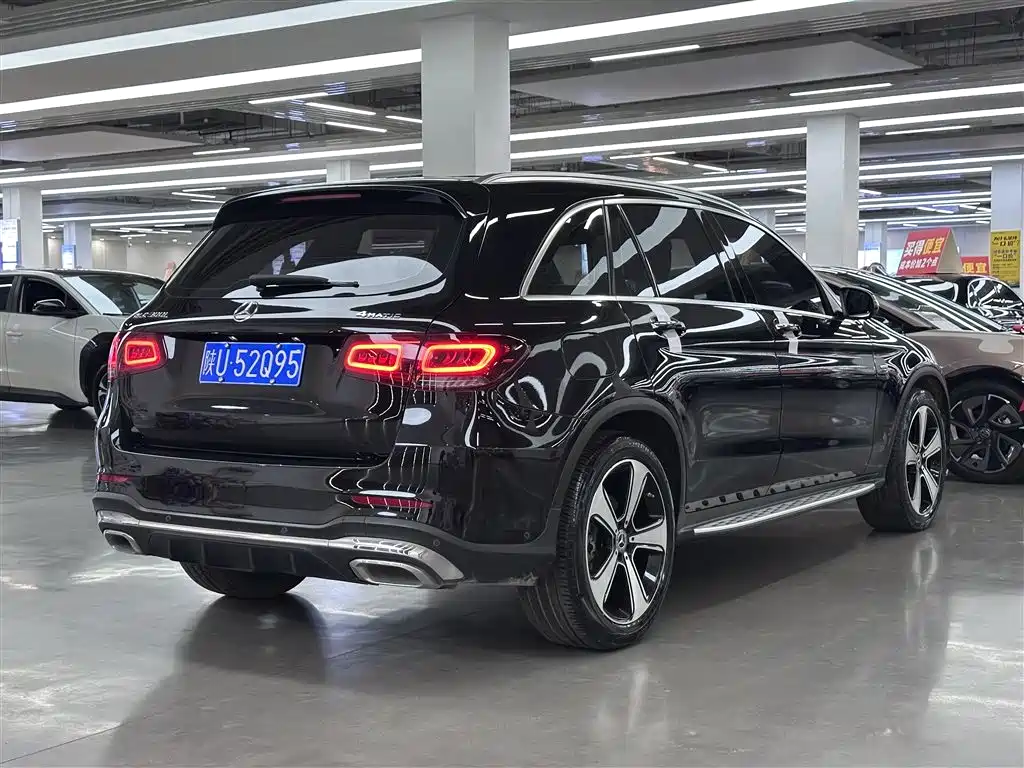 MERCEDES-BENZ GLC
