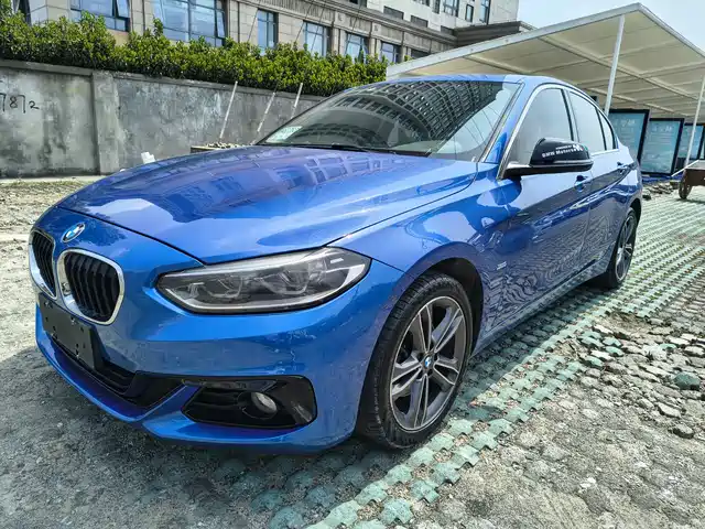 BMW 1 SERIES