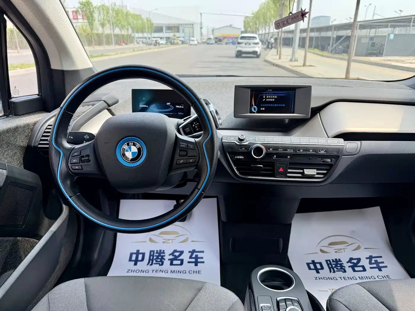 BMW I3