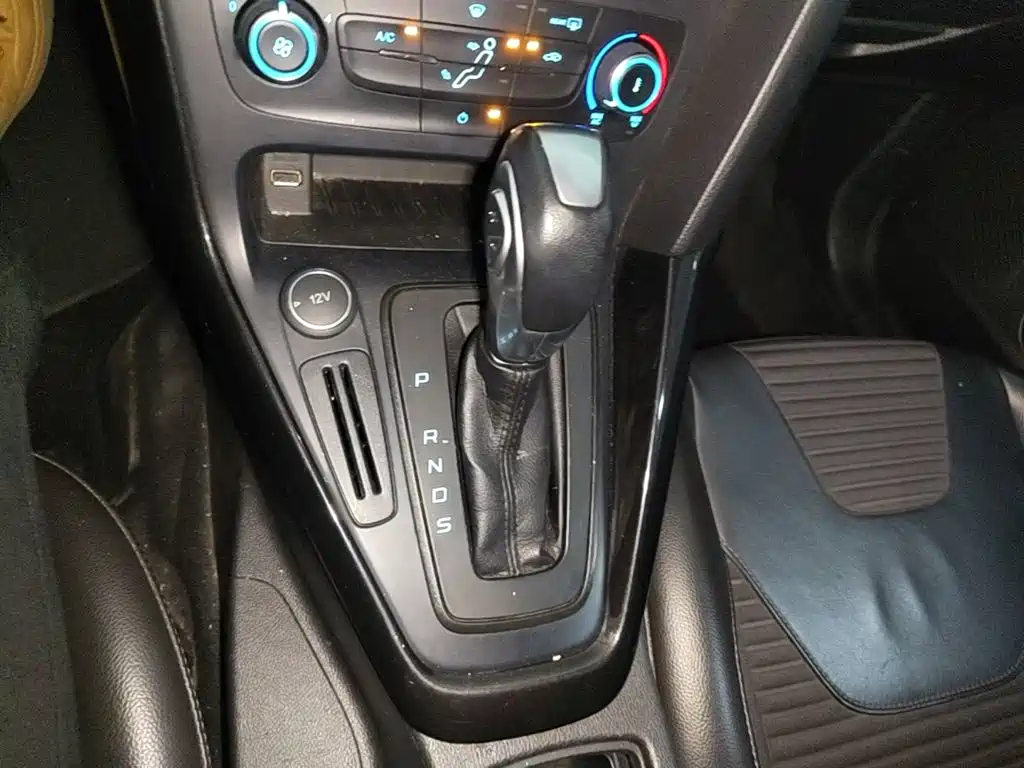 Фото 14 - Ford Focus