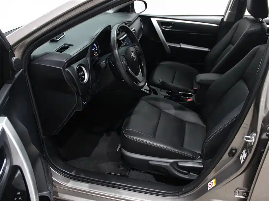 Toyota Corolla 2017 Facelift Hybrid 1.8L E-CVT Leading Edition фото 10