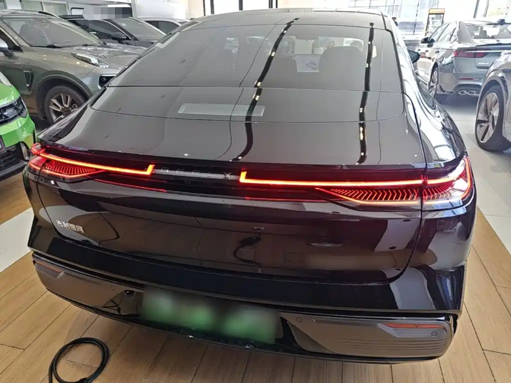 Geely Galaxy Galaxy Xingyao 8 2025 2025 Model 130km EM-i Flagship Edition