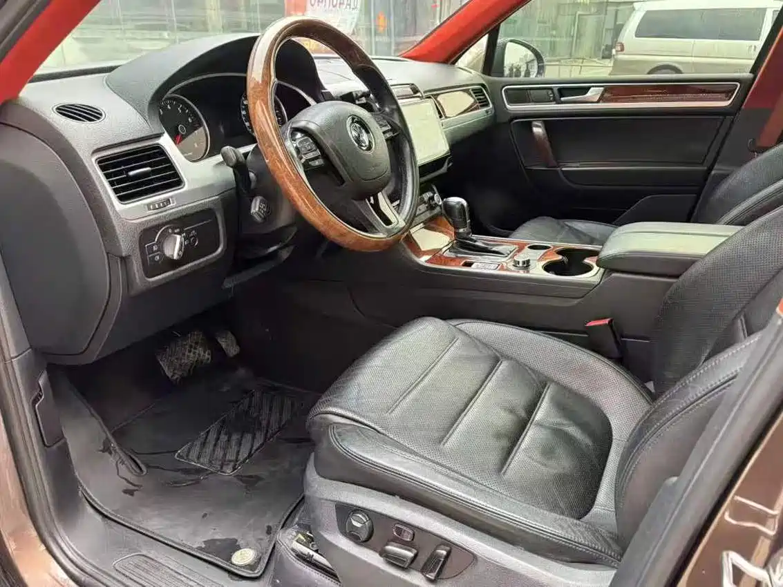 Volkswagen Touareg 2011 3.0TSI Standard фото 7