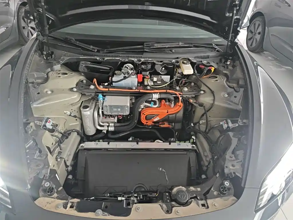 Tesla Model 3 2026 2025 Model Year Facelift Rear-Wheel Drive