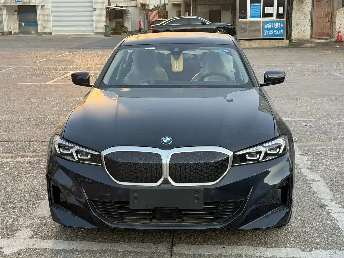 Фото 2 - BMW i3