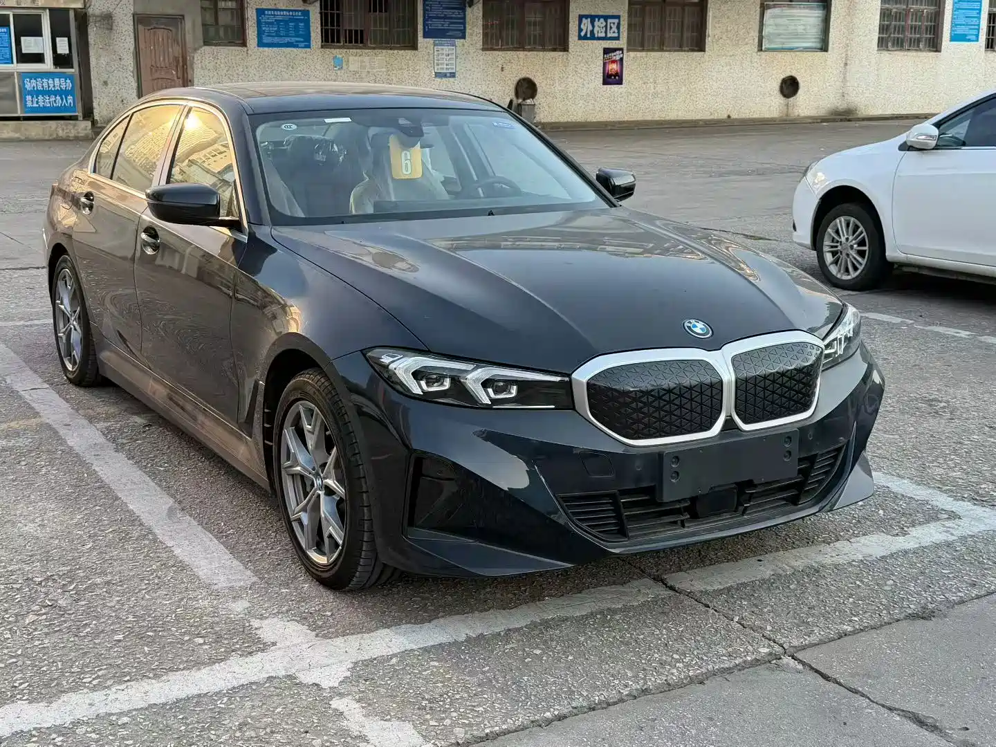 Фото 3 - BMW i3