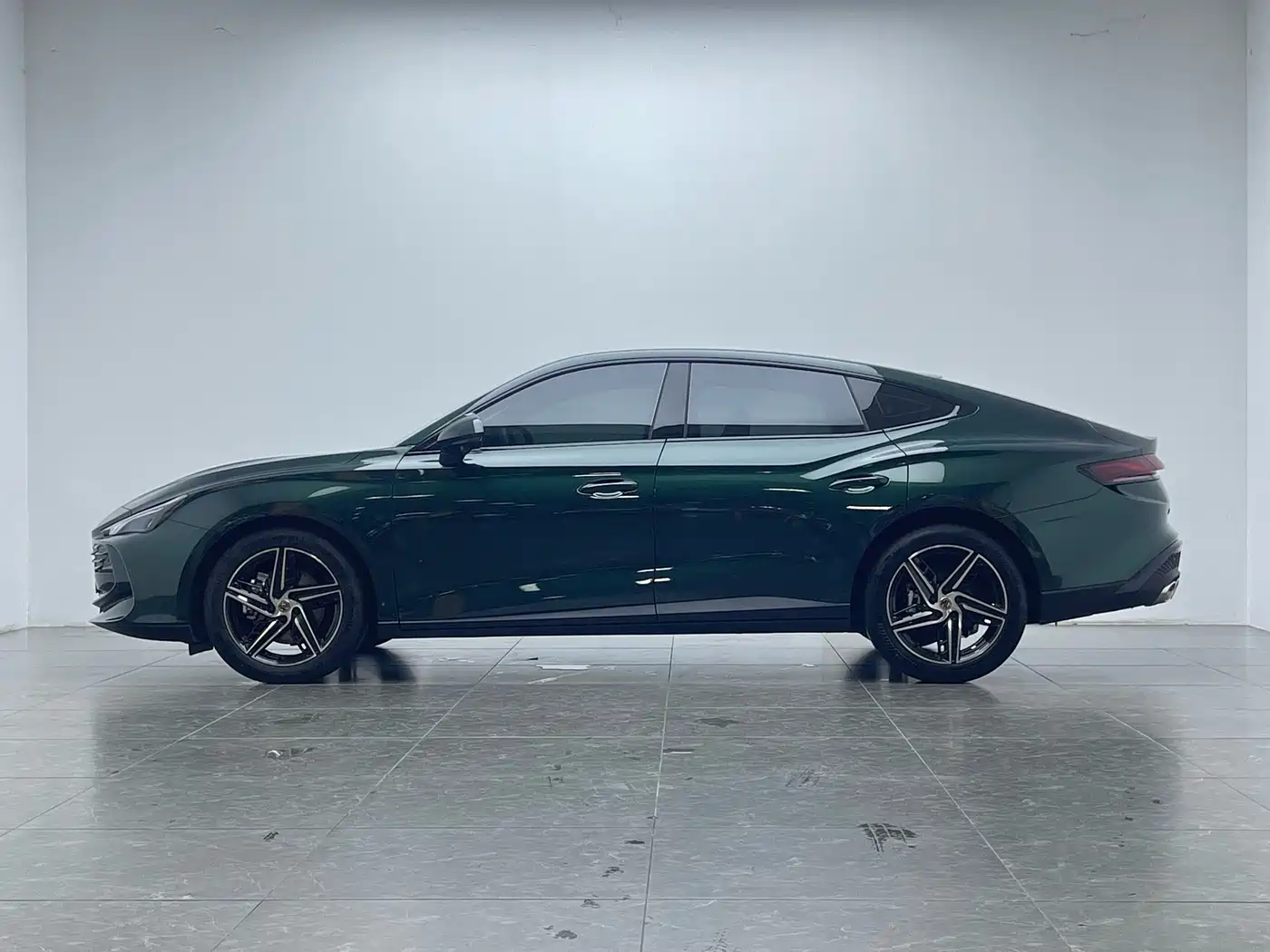 MG MG7 2026 2025 1.5T 300 DCT Luxury Edition