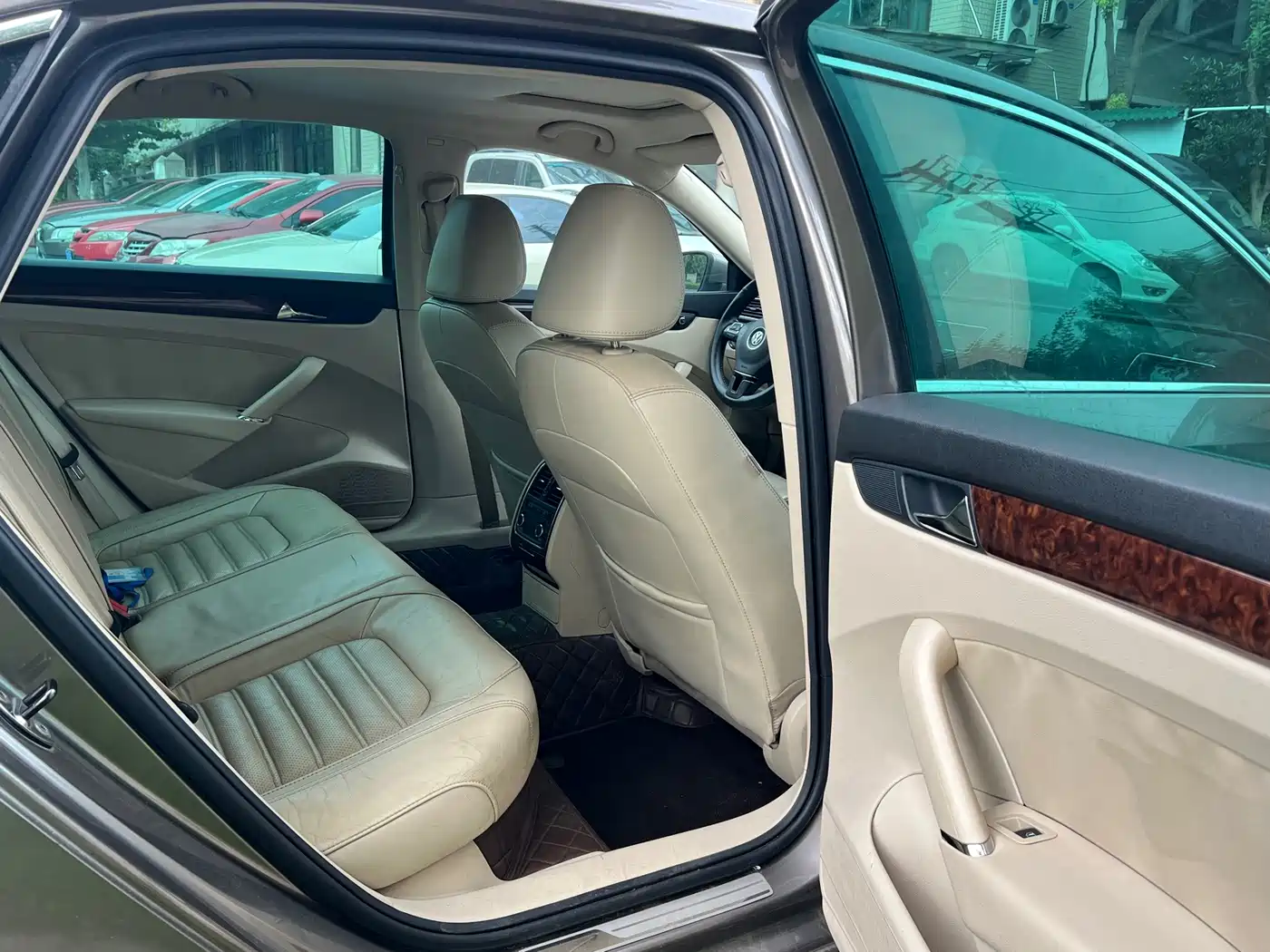 Volkswagen Passat 2011 2011 1.8TSI DSG Royal Edition