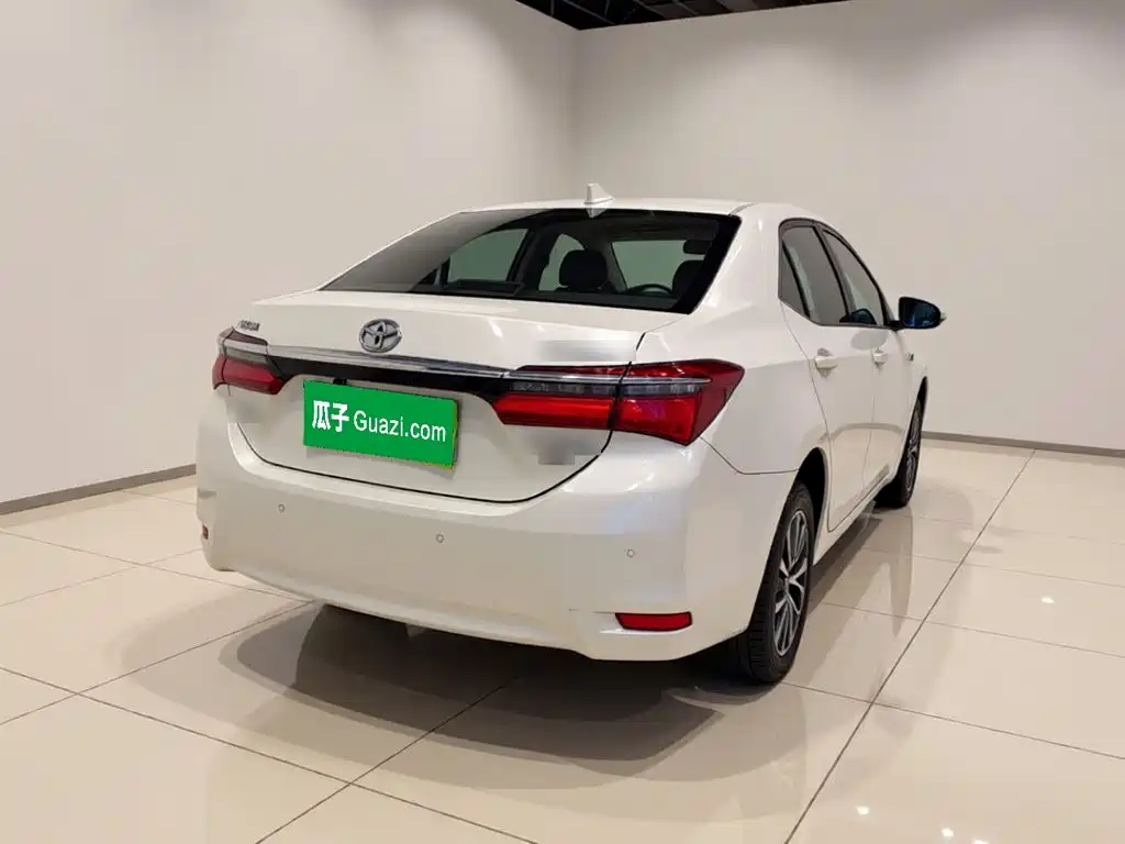 Фото 6 - Toyota Corolla