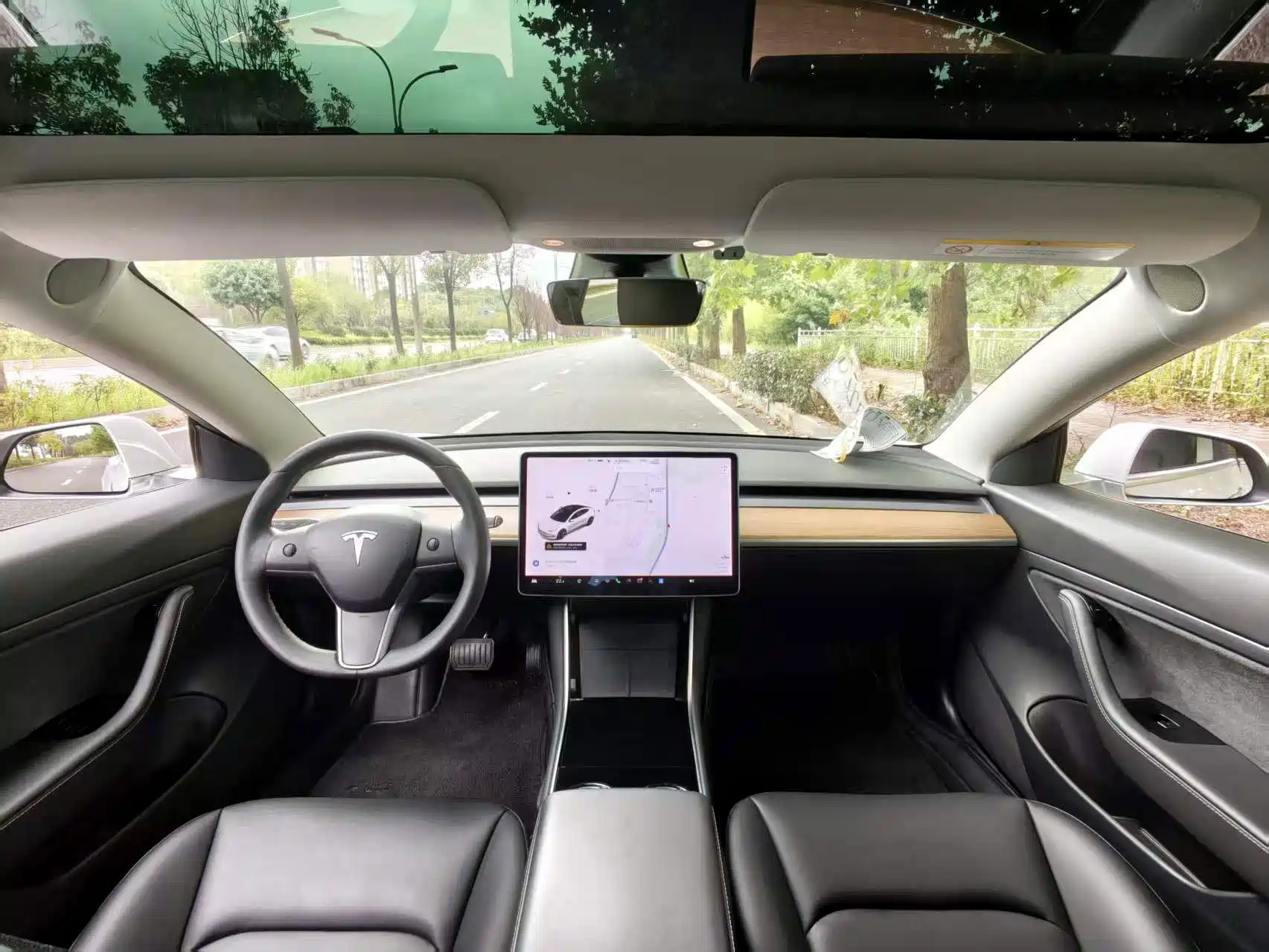 Фото 9 - Tesla Model 3