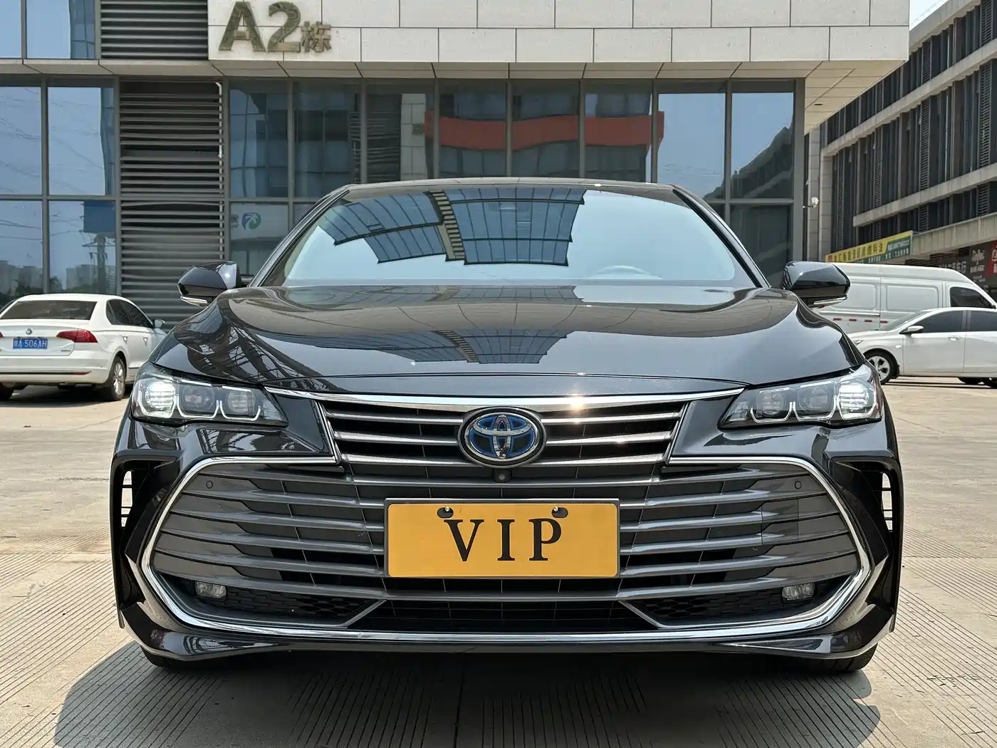 Toyota Avalon 2019 Hybrid 2.5L XLE Premium Edition China VI фото 2