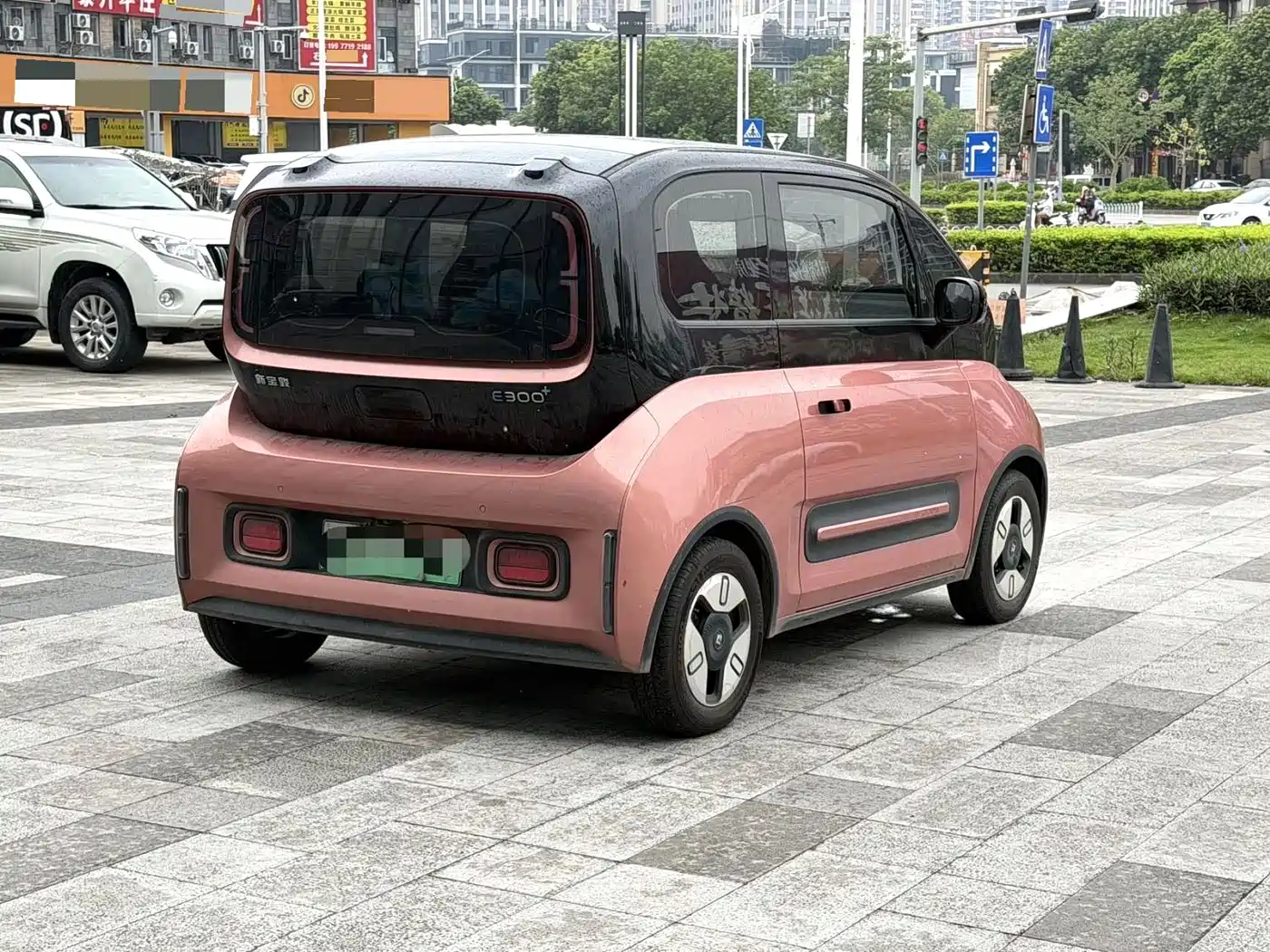 2020 Baojun E300