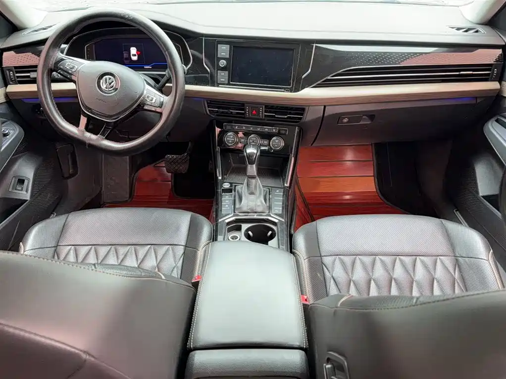 Фото 9 - Volkswagen Passat